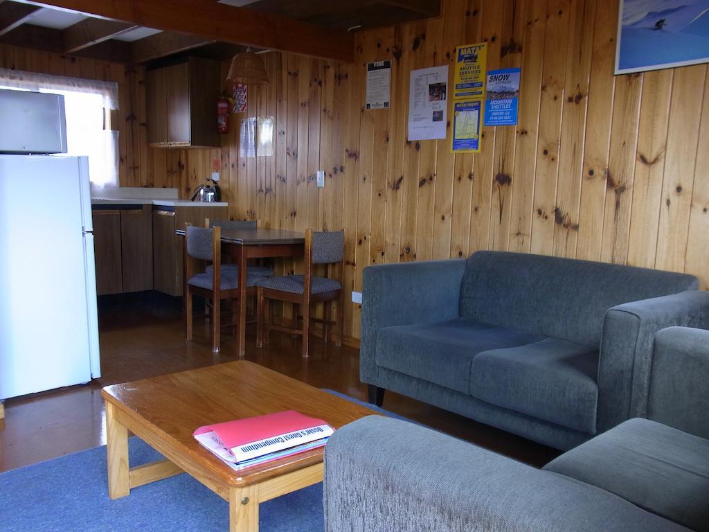 Ossies Motels And Chalets Ohakune Room photo